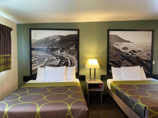 Super 8 by Wyndham Monterey image 26
